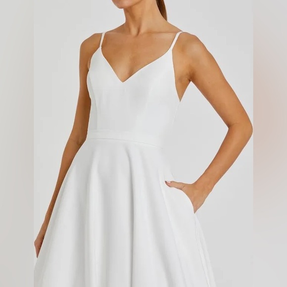 Gorgeous NEW Mac Duggal A-line v-neck ballgown - Picture 2 of 10